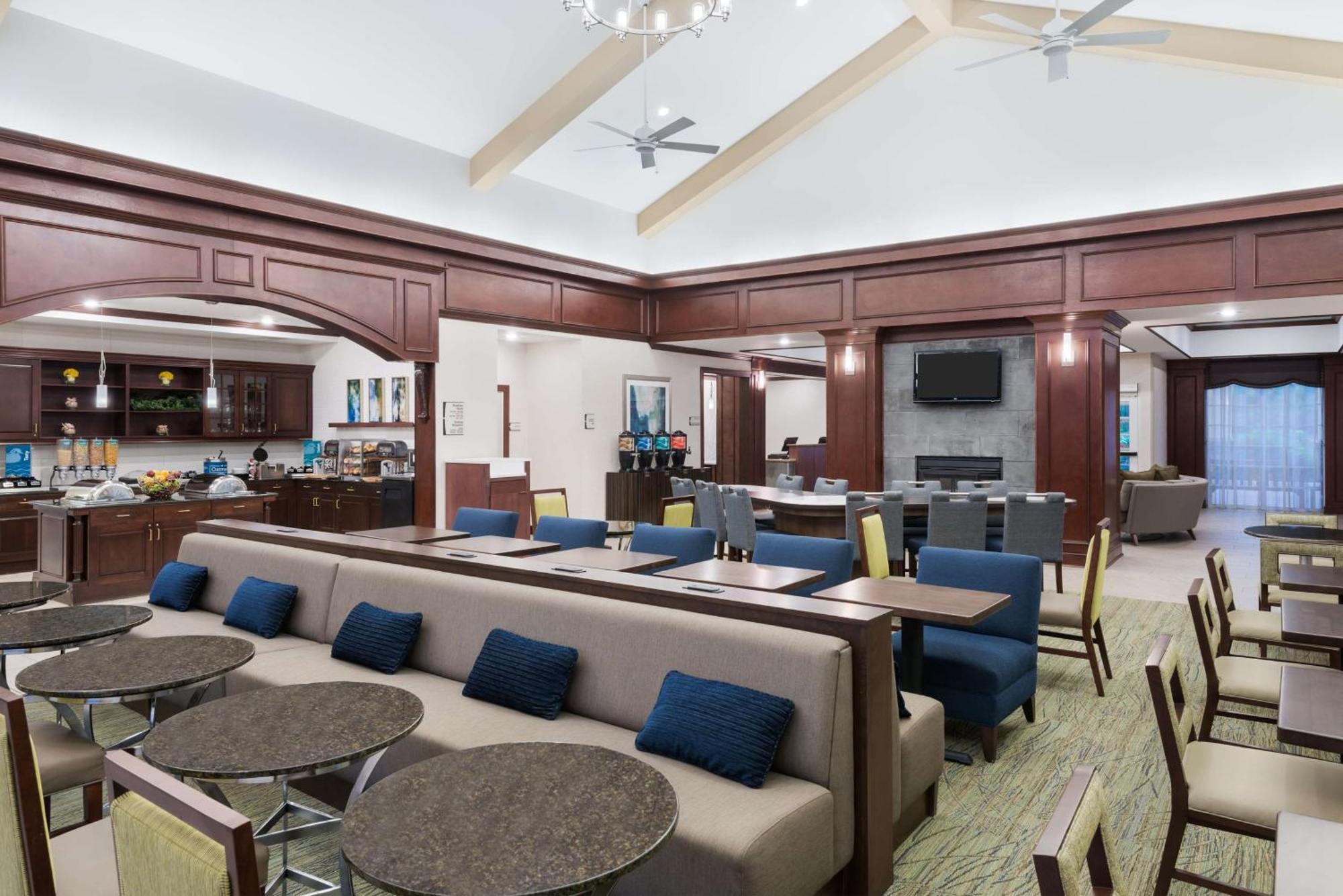 Homewood Suites By Hilton Holyoke-Springfield/North Exterior foto